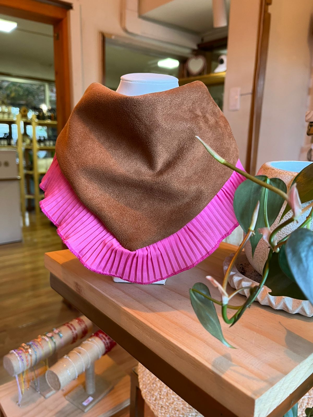 Cuello plisado rosado niña